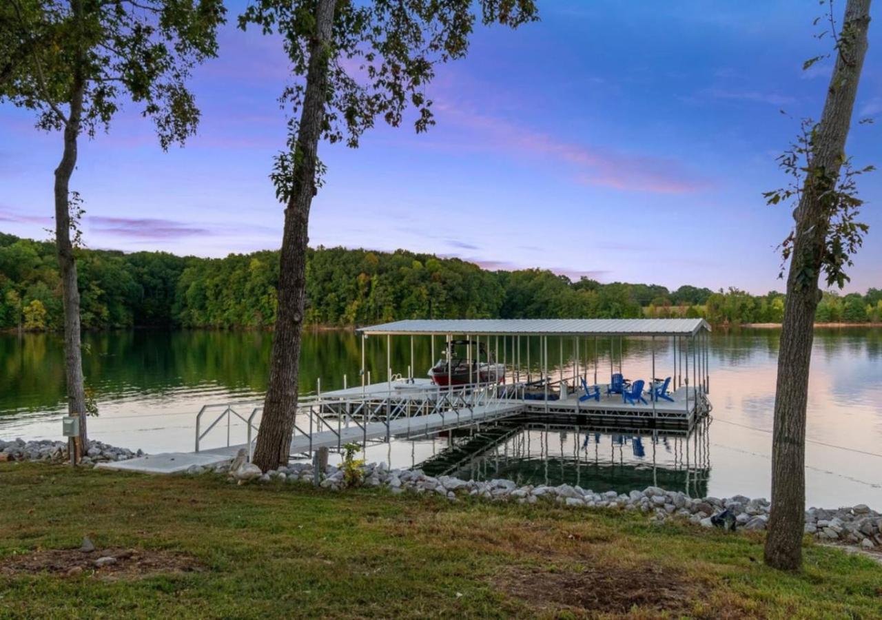 Rare Find Best Lot With Dock And Views On Lake Winchester Εξωτερικό φωτογραφία