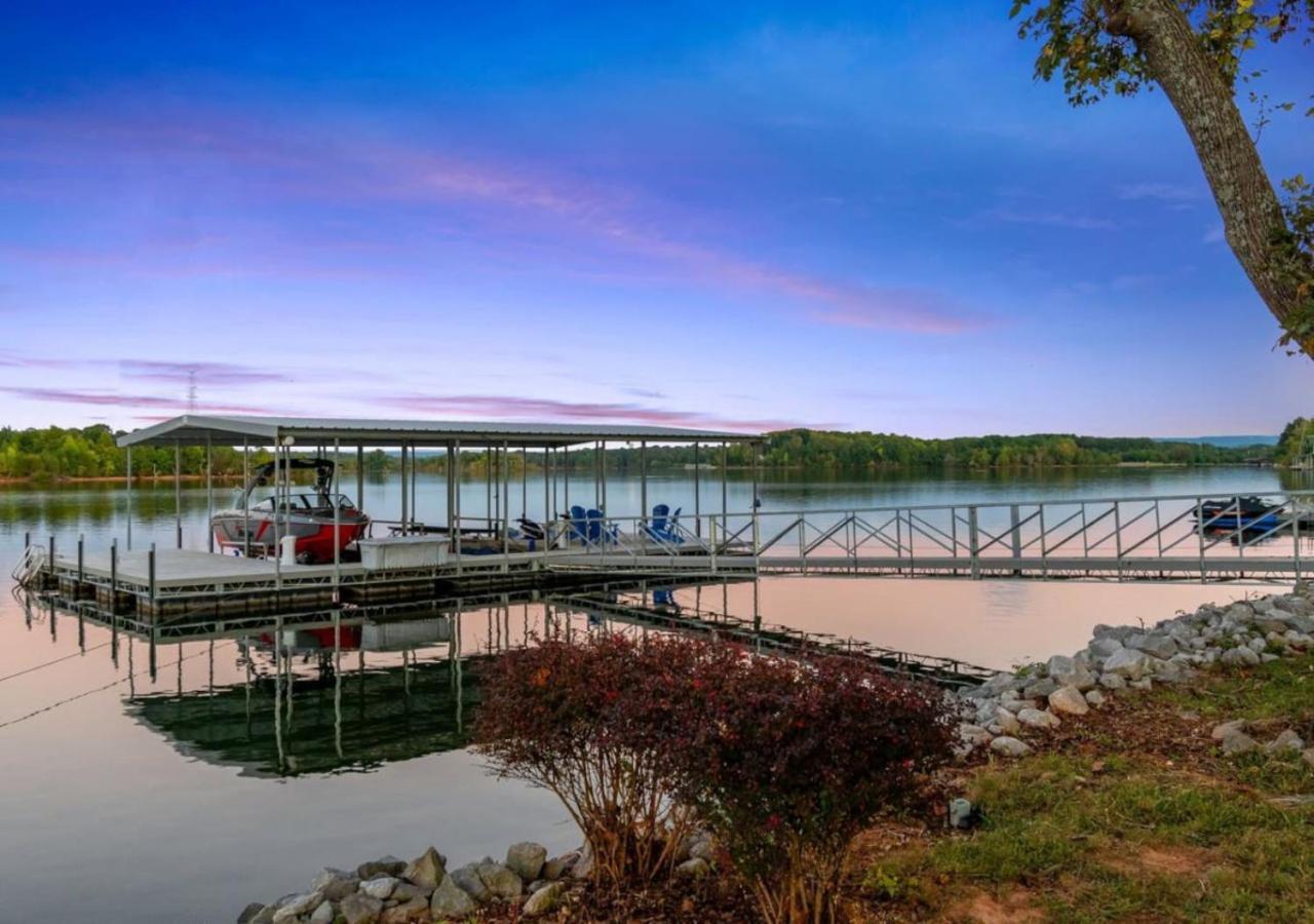 Rare Find Best Lot With Dock And Views On Lake Winchester Εξωτερικό φωτογραφία