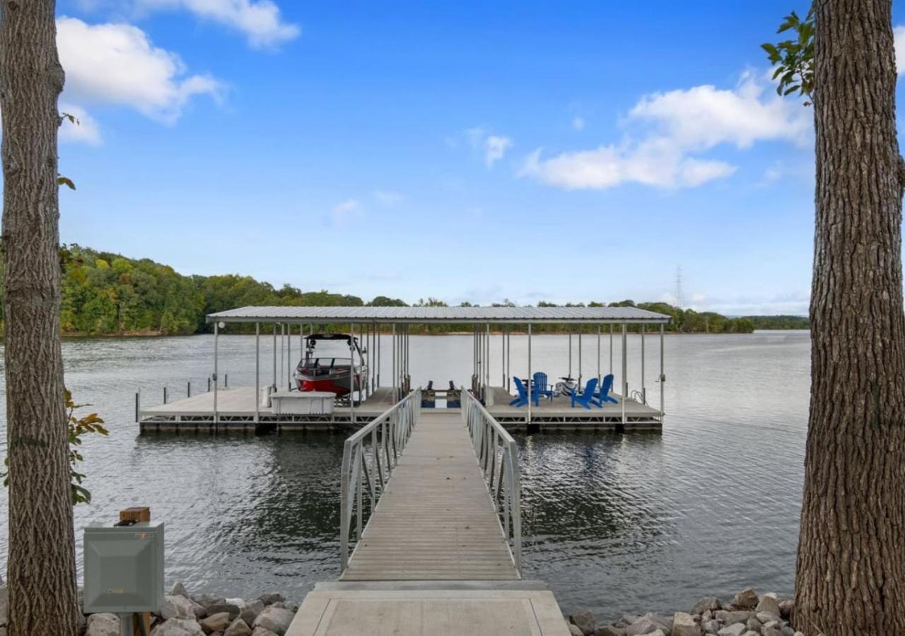 Rare Find Best Lot With Dock And Views On Lake Winchester Εξωτερικό φωτογραφία