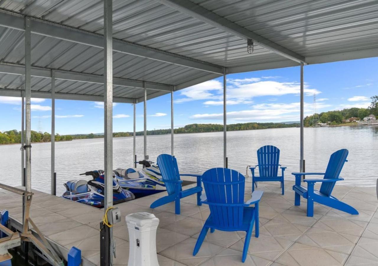 Rare Find Best Lot With Dock And Views On Lake Winchester Εξωτερικό φωτογραφία